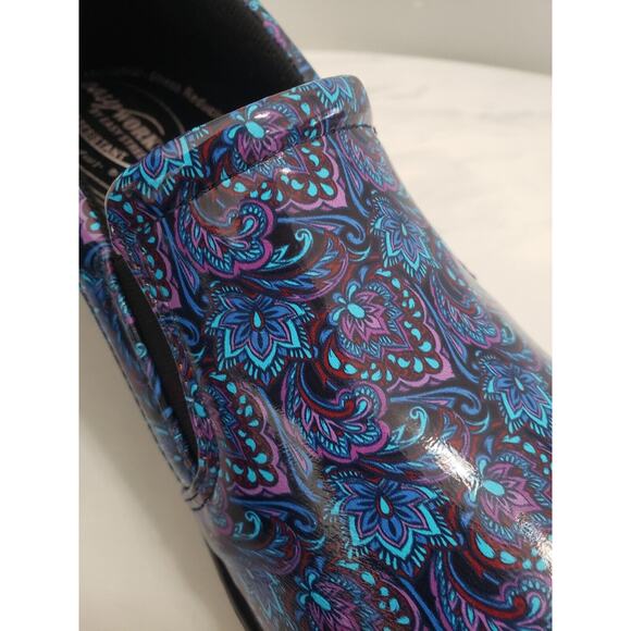 NEW Size 9 WIDE Easy Works Leeza‎ Work Clog NAVY PAISLEY SLIP ON Nurse Walking - Picture 6 of 9